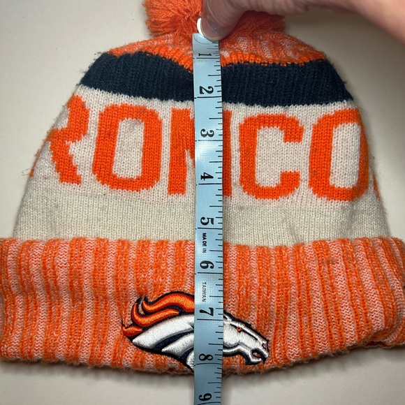 Broncos fleece lined hat - Picture 5 of 9